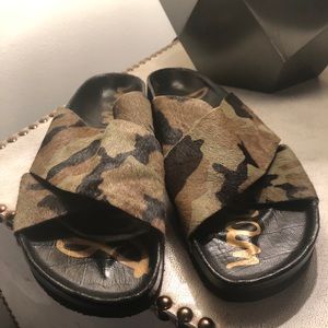Sam Edelman Camo Calf Hair Slides Sz 9